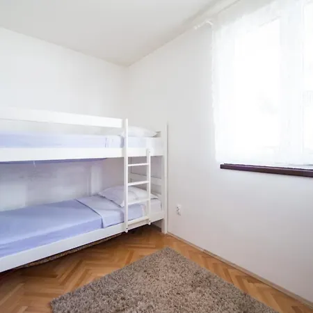 Apartman Rose 马卡尔斯卡