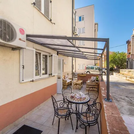 Apartman Rose *